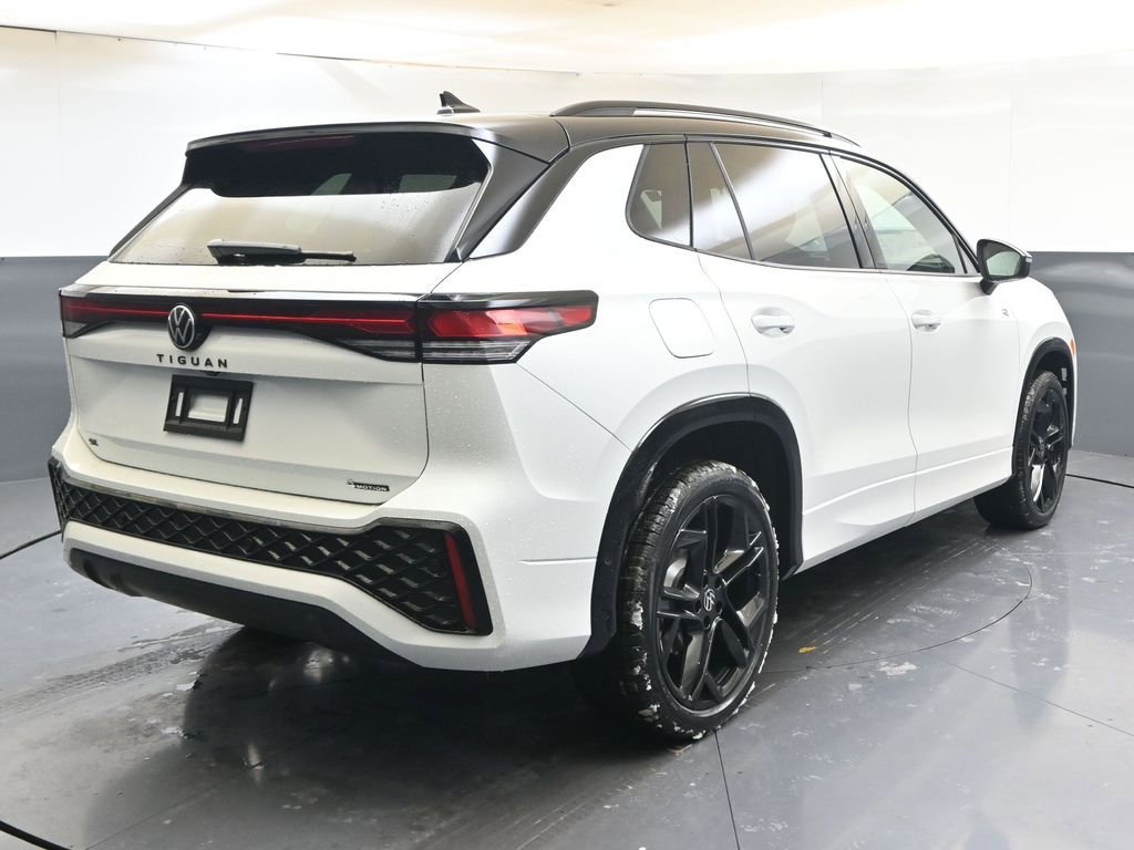 New 2026 Volkswagen Tiguan SE R-Line image 5