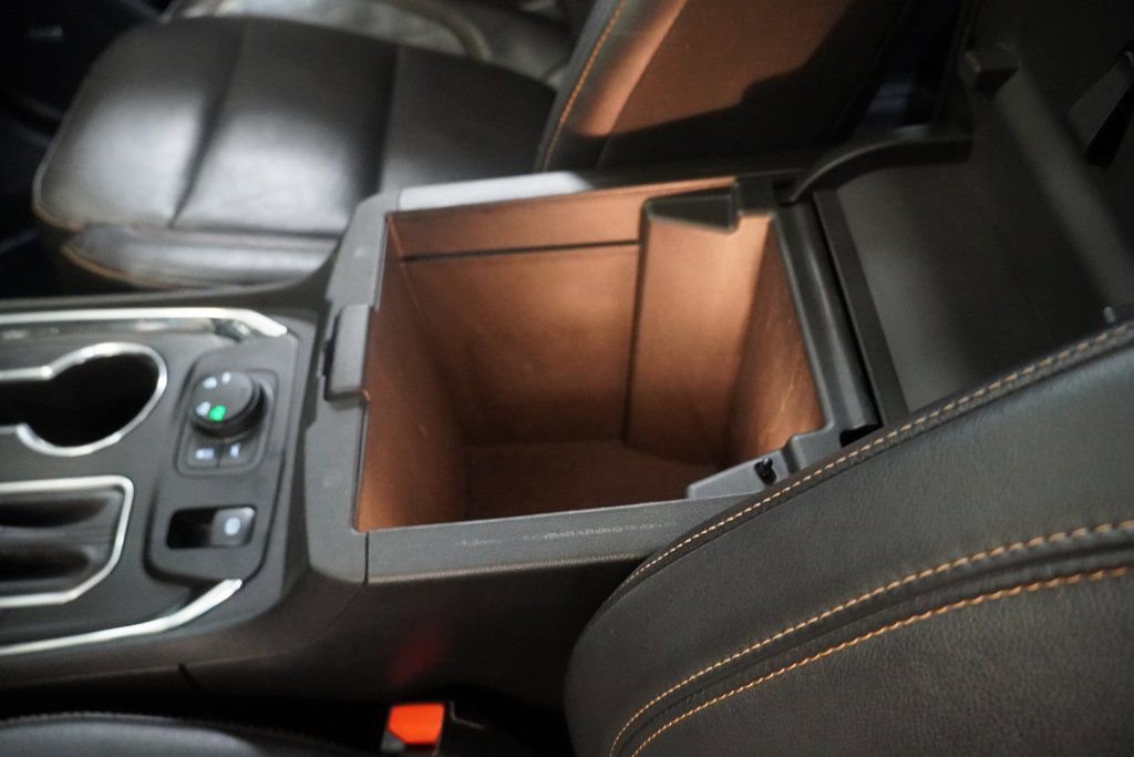 Used 2019 Chevrolet Traverse Premier w/ Redline Edition image 26