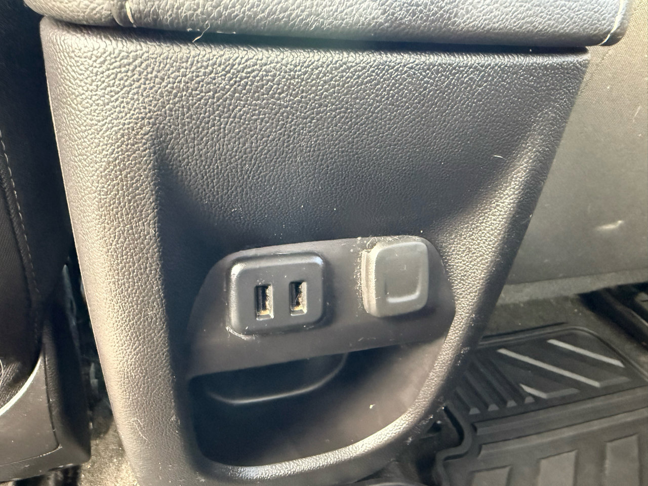 Used 2018 Chevrolet Colorado LT w/ LT Convenience Package image 15