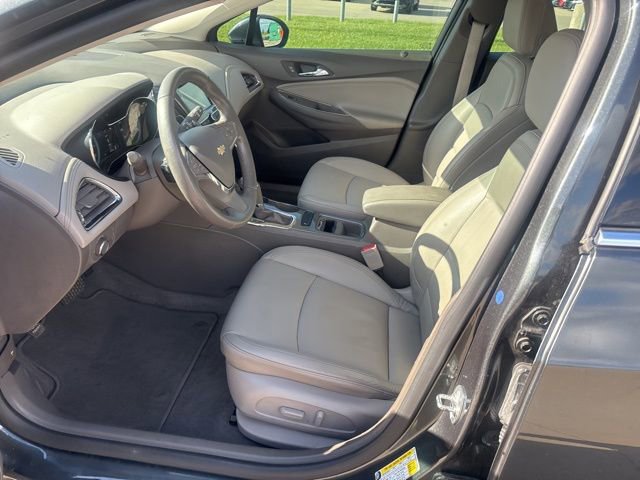 Used 2017 Chevrolet Cruze Premier w/ Enhanced Convenience Package FWD image 6
