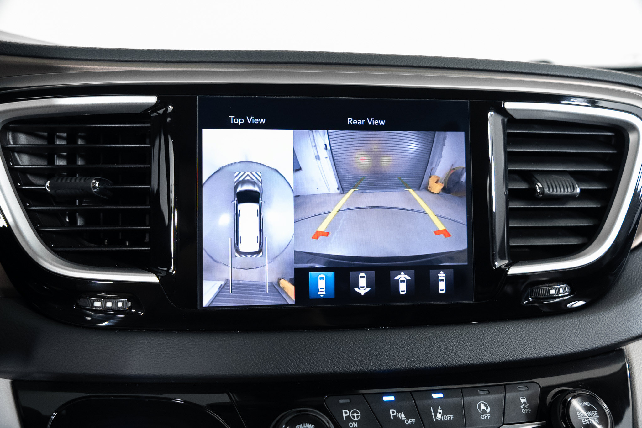 Used 2018 Chrysler Pacifica Touring-L w/ Advanced Safetytec Group FWD image 35