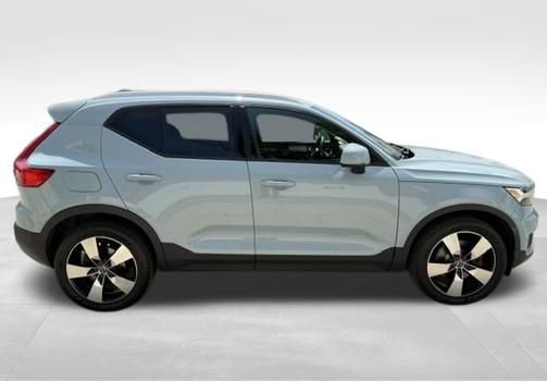 Used 2019 Volvo XC40 T5 Momentum AWD/4WD image 4