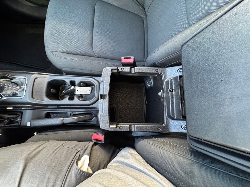 Used 2023 Jeep Wrangler Sahara AWD/4WD image 23