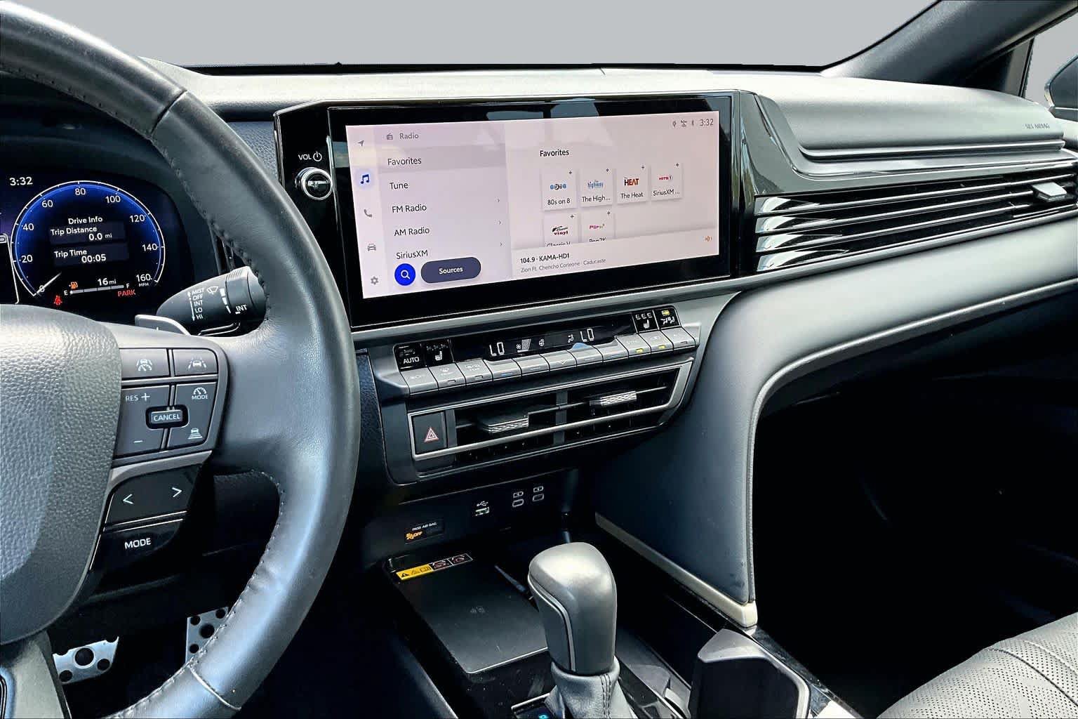 Used 2025 Toyota Camry XSE AWD/4WD image 7