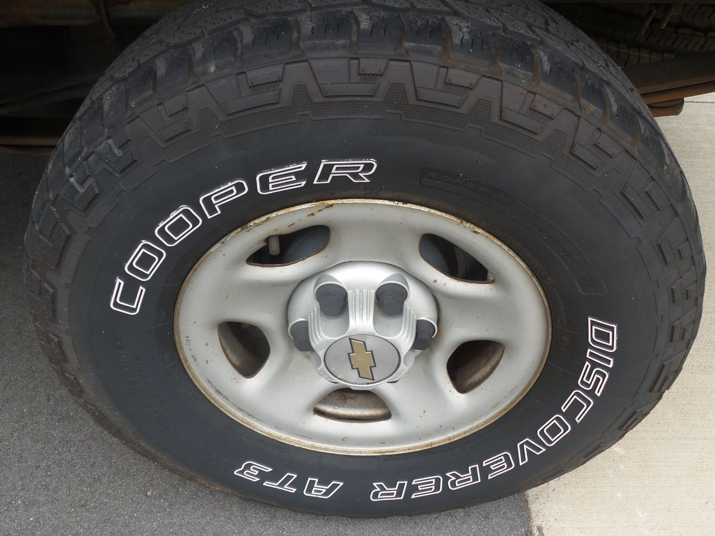 Used 2004 Chevrolet Silverado 1500 W/T AWD/4WD image 26