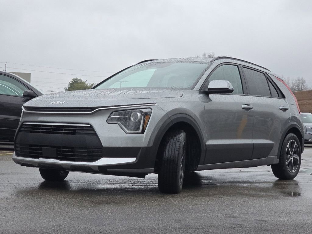 Used 2023 Kia Niro EX image 13