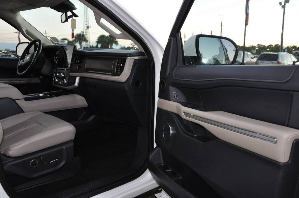 Used 2022 Ford Expedition Limited image 17