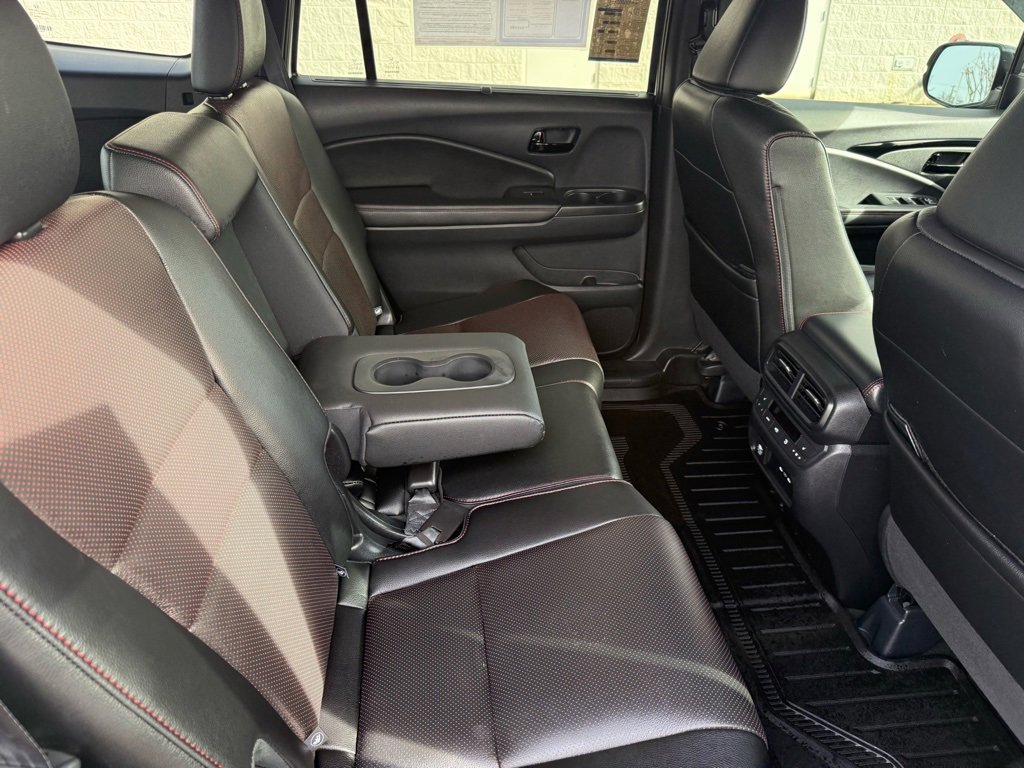 Used 2025 Honda Passport Black Edition image 44
