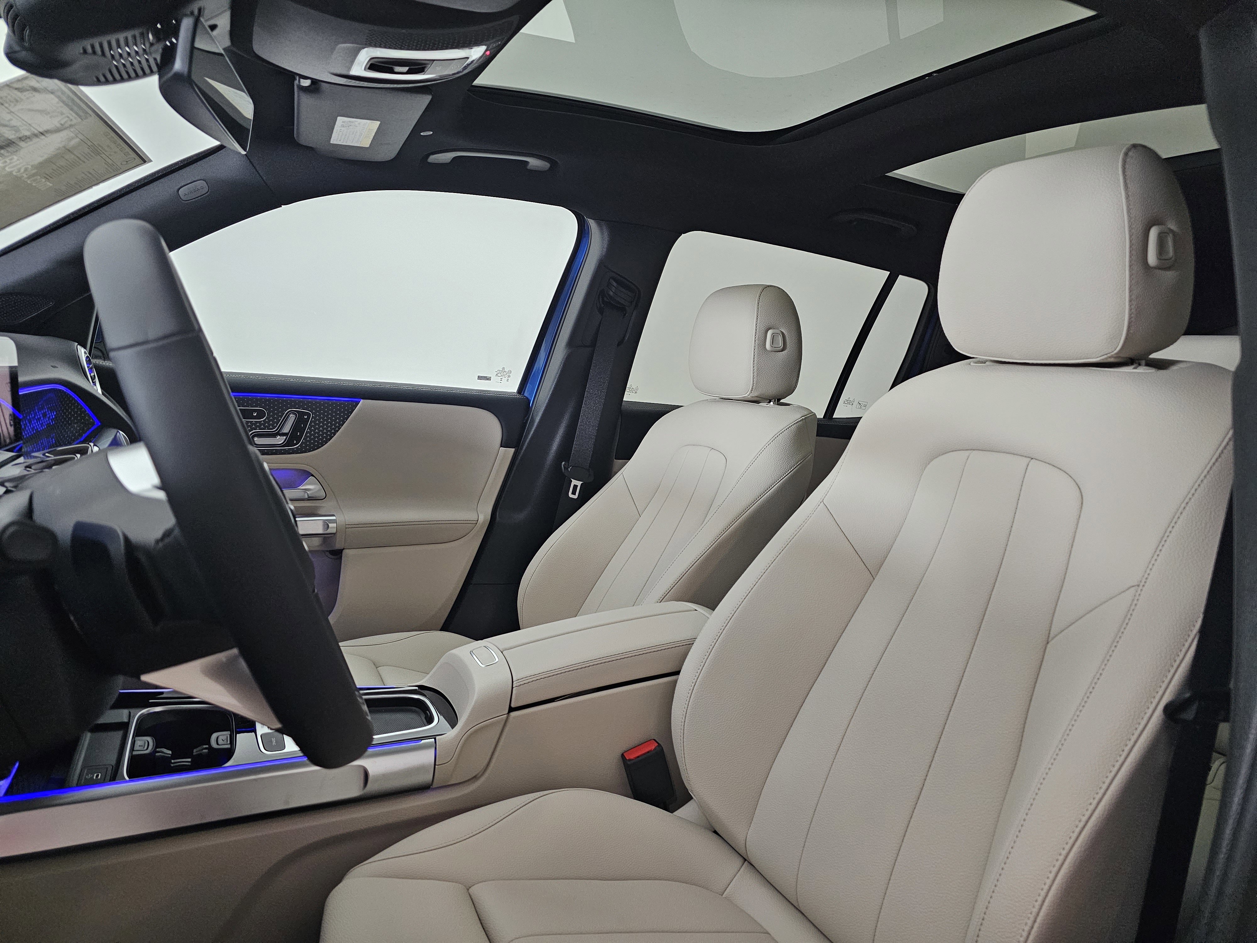 New 2026 Mercedes-Benz GLB 250 4MATIC image 9