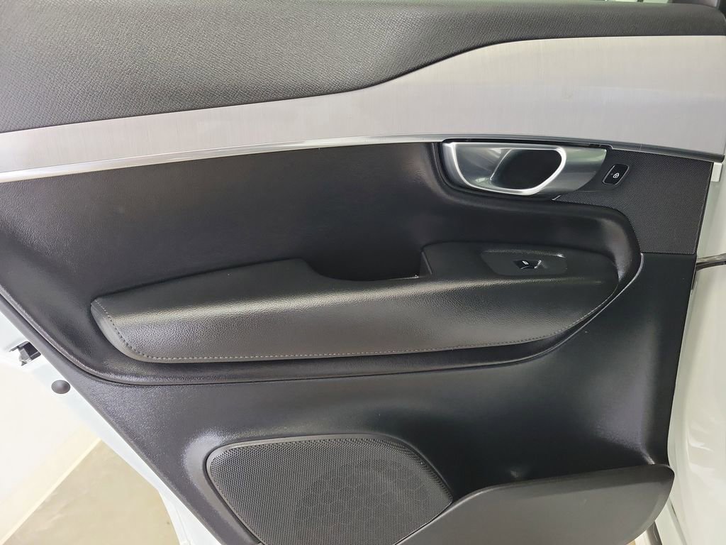 Used 2023 Volvo XC90 B5 Core w/ Protection Package Premier image 16