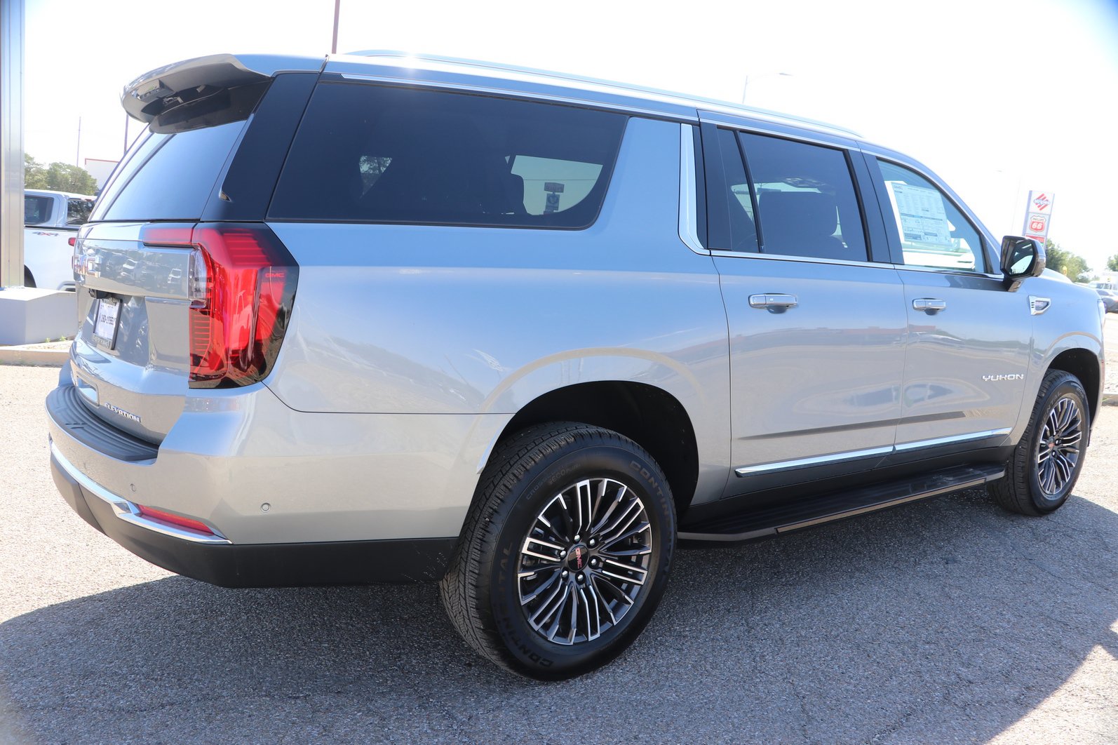 New 2026 GMC Yukon XL Elevation w/ Elevation Premium Package AWD/4WD image 7