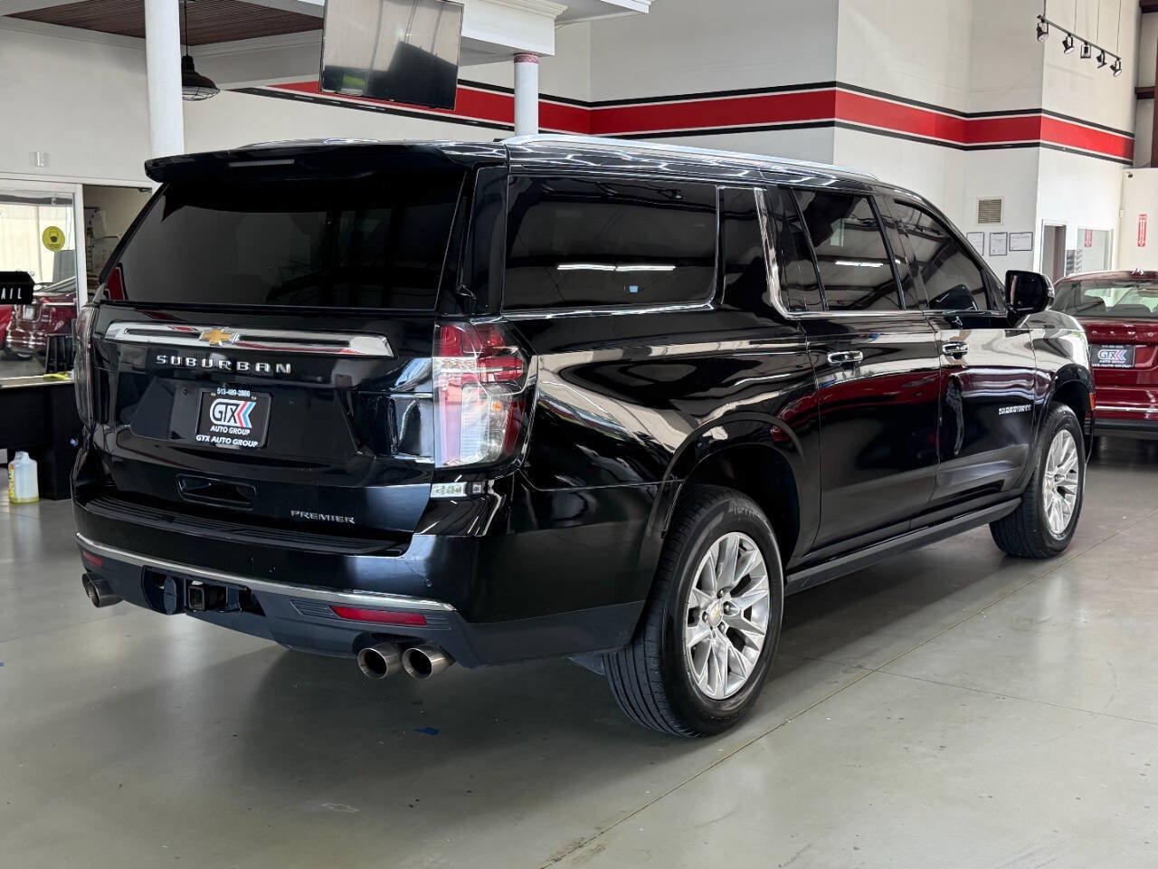 Used 2021 Chevrolet Suburban Premier AWD/4WD image 2
