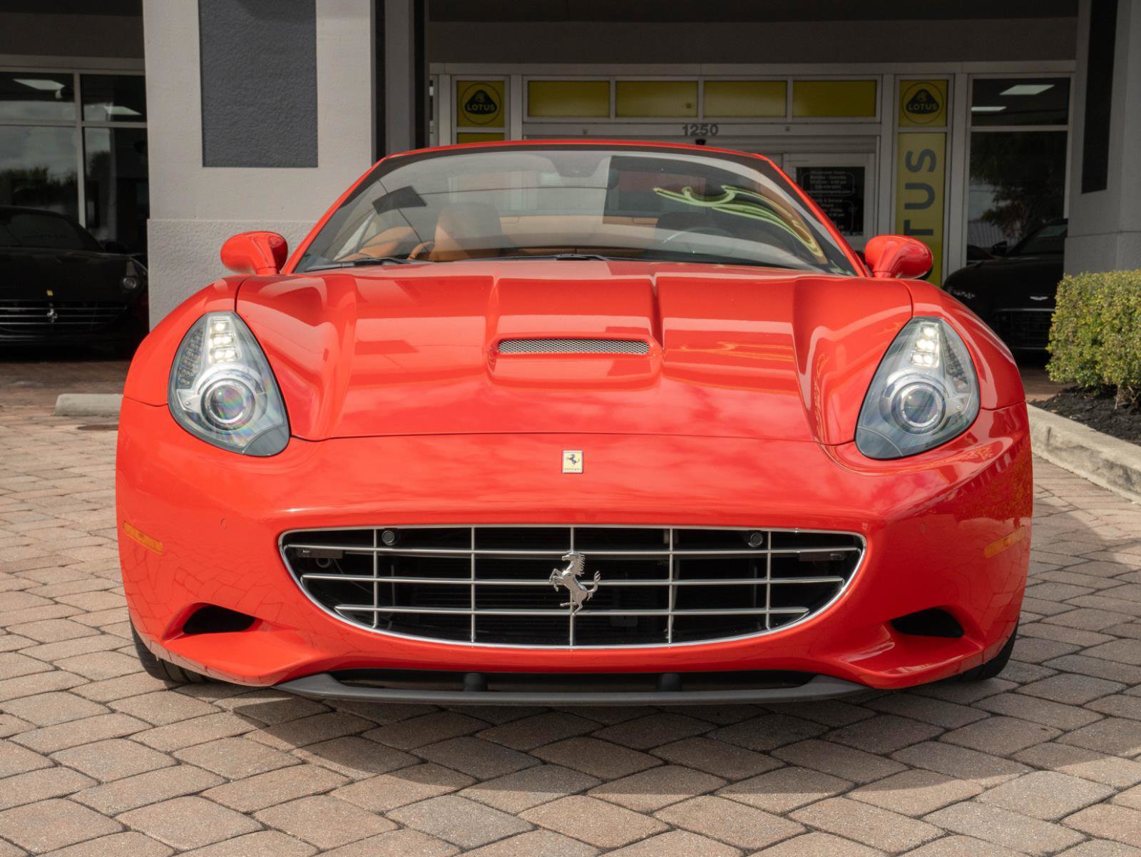 Used 2014 Ferrari California image 15