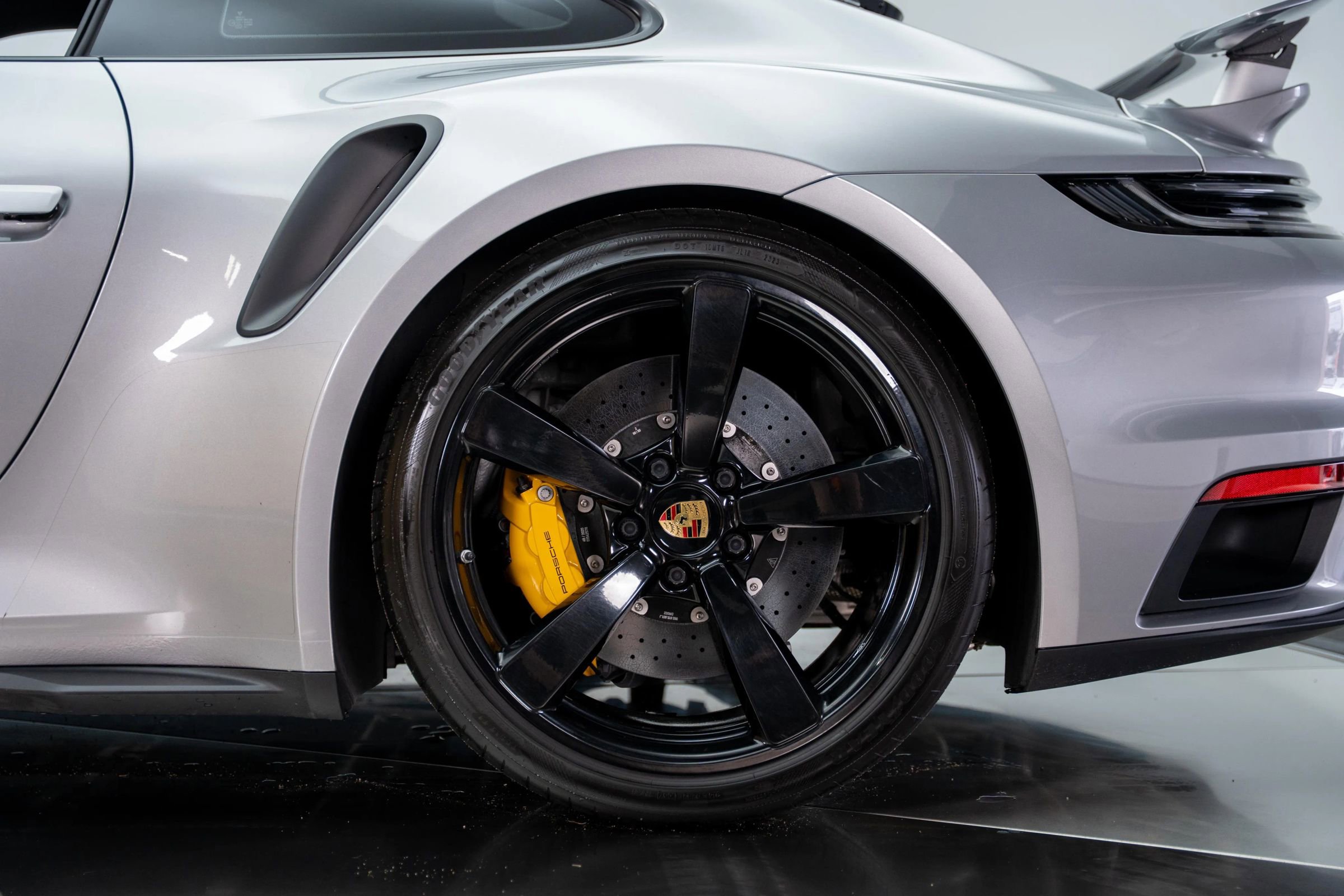 Used 2021 Porsche 911 Turbo S image 16