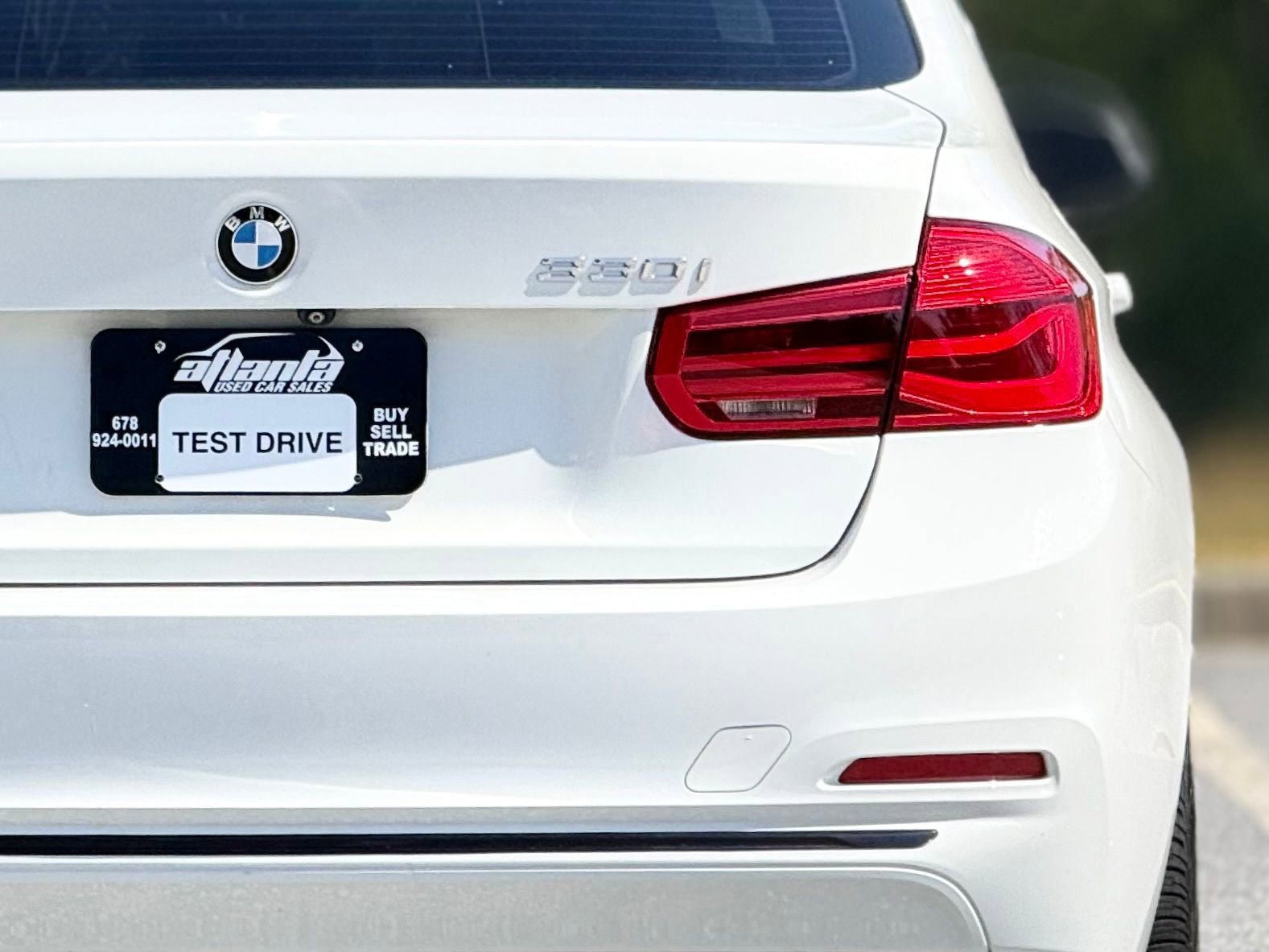 Used 2018 BMW 330i xDrive Sedan w/ Convenience Package AWD/4WD image 17