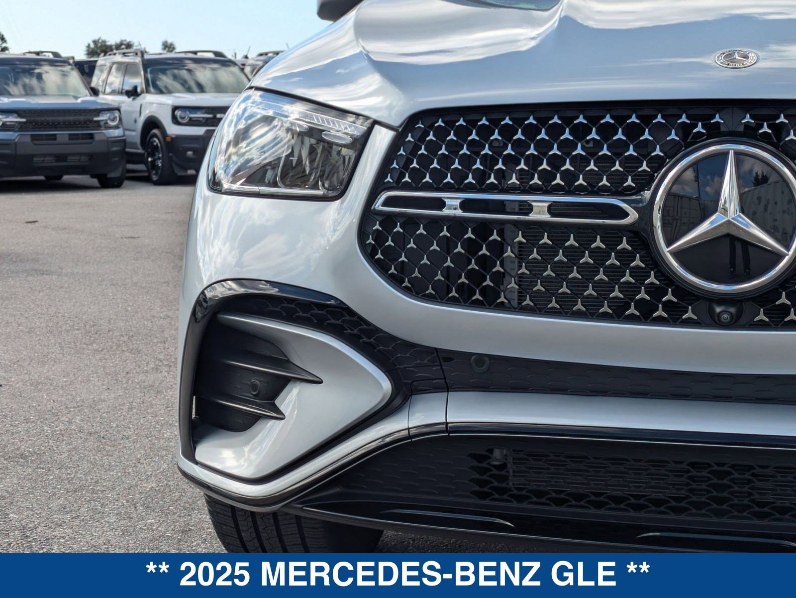 Used 2025 Mercedes-Benz GLE 450e 4MATIC image 9