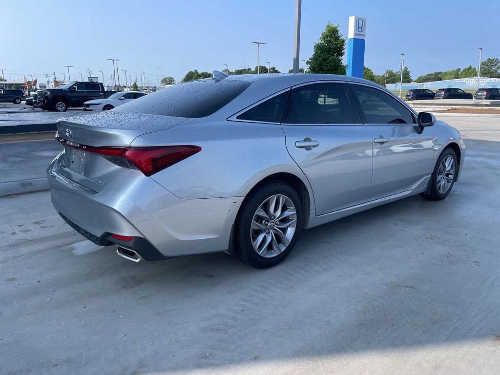 Used 2022 Toyota Avalon XLE FWD image 5