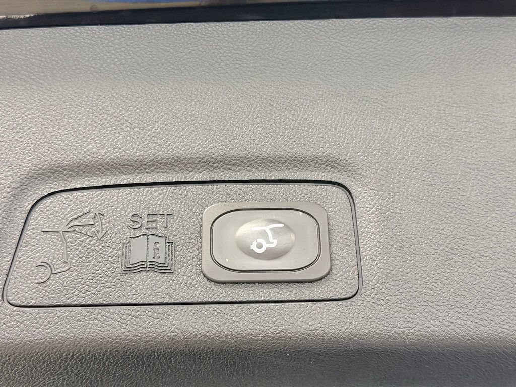 Used 2019 Lincoln MKC Reserve w/ MKC Climate Package FWD image 33