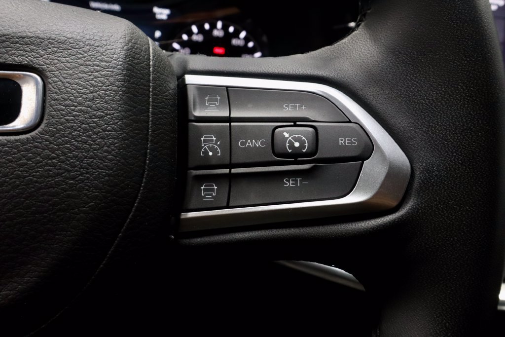 Used 2023 Jeep Compass Limited AWD/4WD image 27