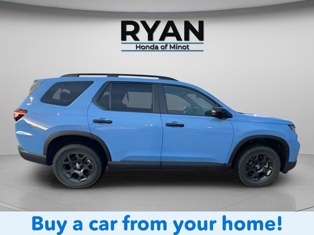 Used 2025 Honda Pilot TrailSport image 2
