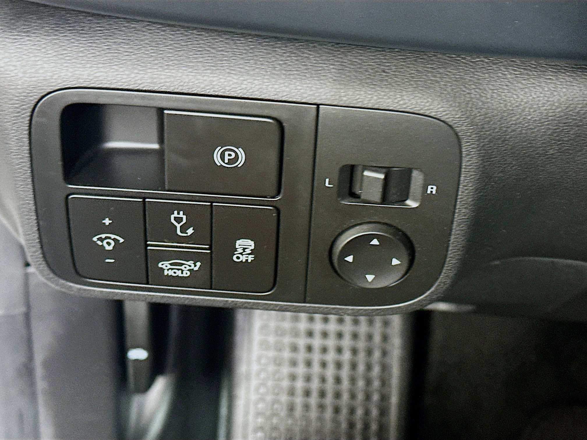 Used 2024 Hyundai Ioniq 6 SE RWD image 17