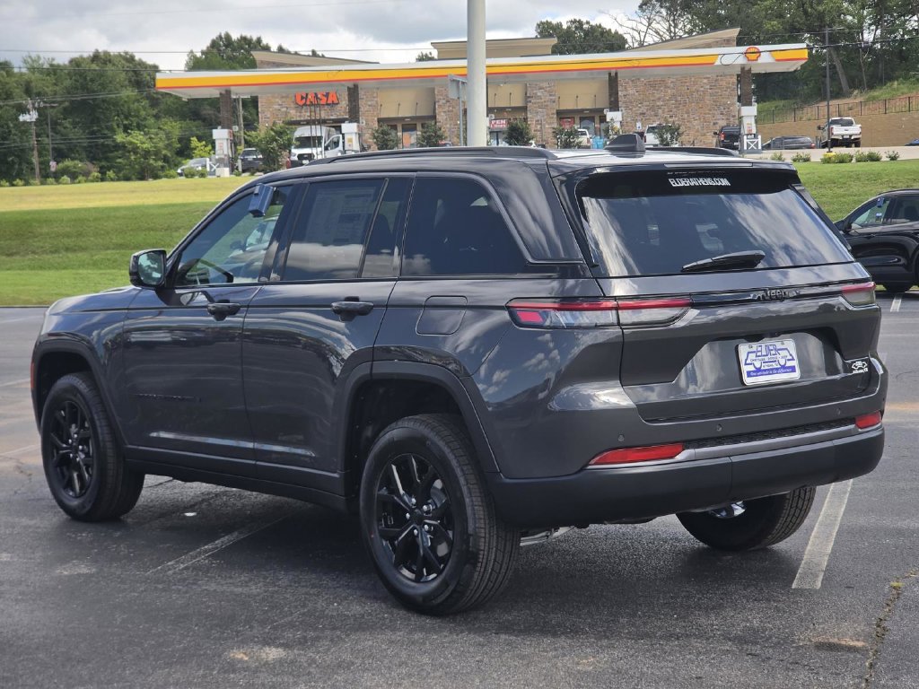 New 2026 Jeep Grand Cherokee Altitude RWD image 4