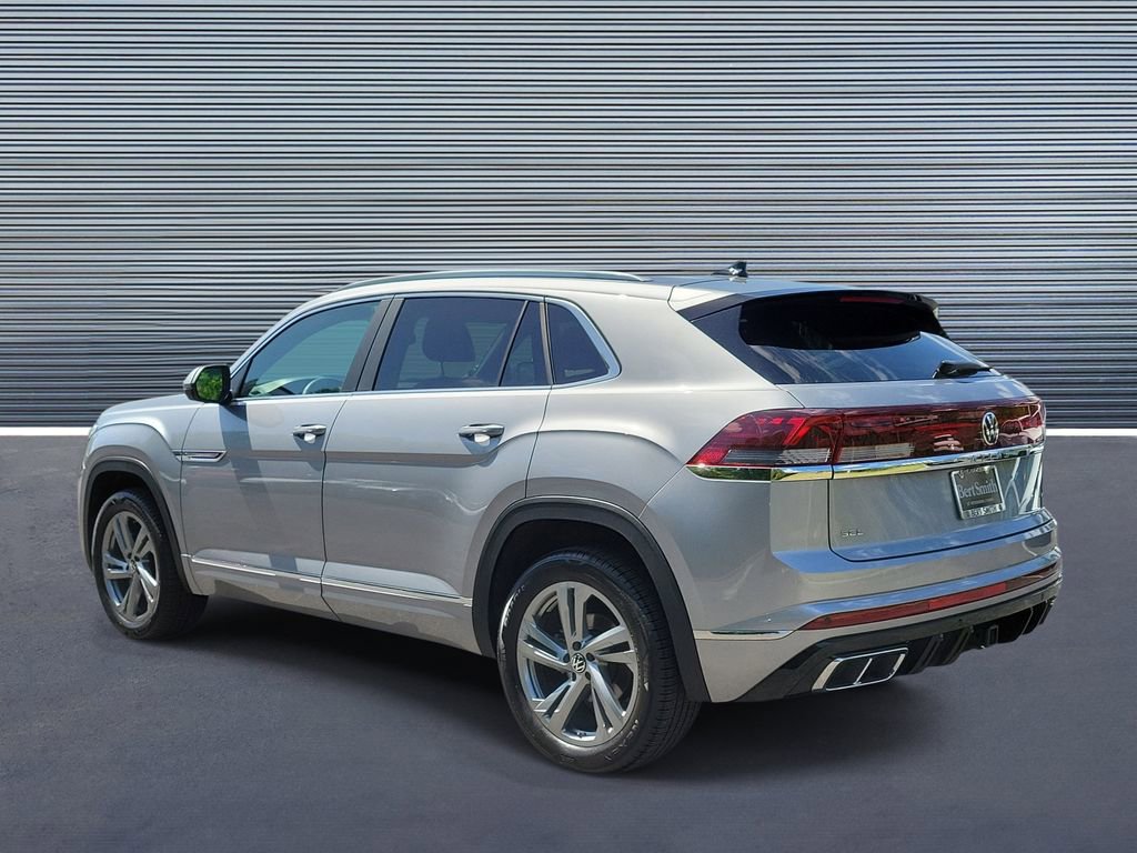 Used 2024 Volkswagen Atlas Cross Sport SEL R-Line AWD/4WD image 4