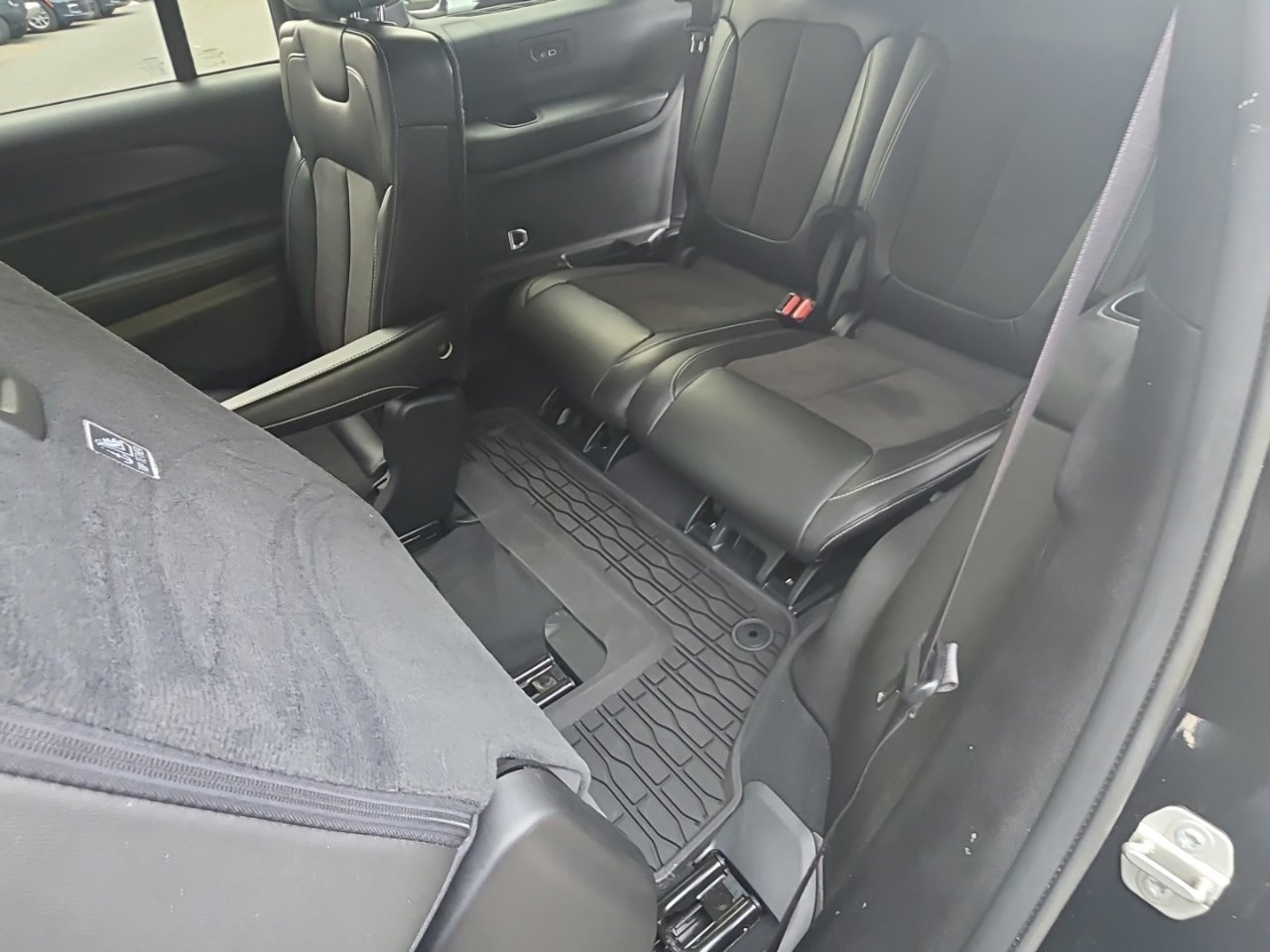 Used 2024 Jeep Grand Cherokee L Laredo RWD image 17