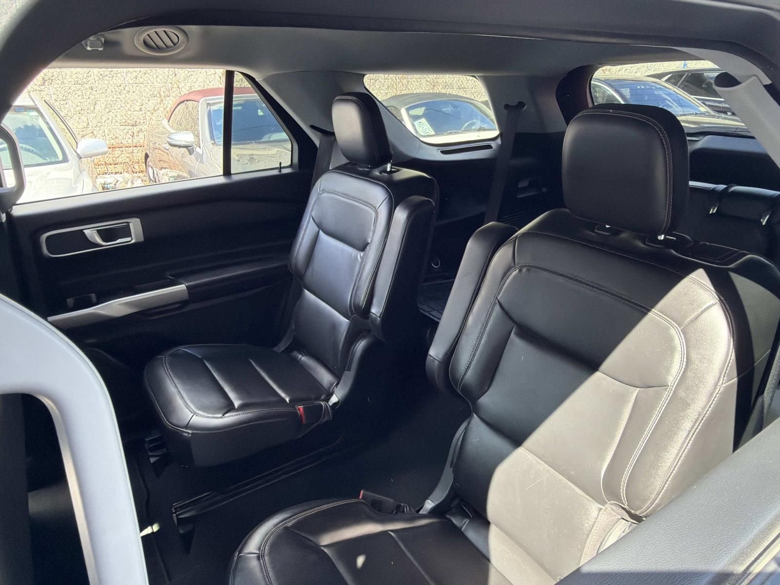 Used 2022 Ford Explorer XLT w/ Equipment Group 202A image 21