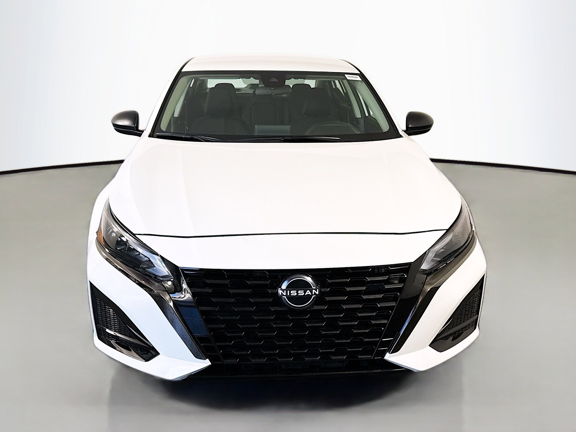 Used 2025 Nissan Altima 2.5 SV image 2