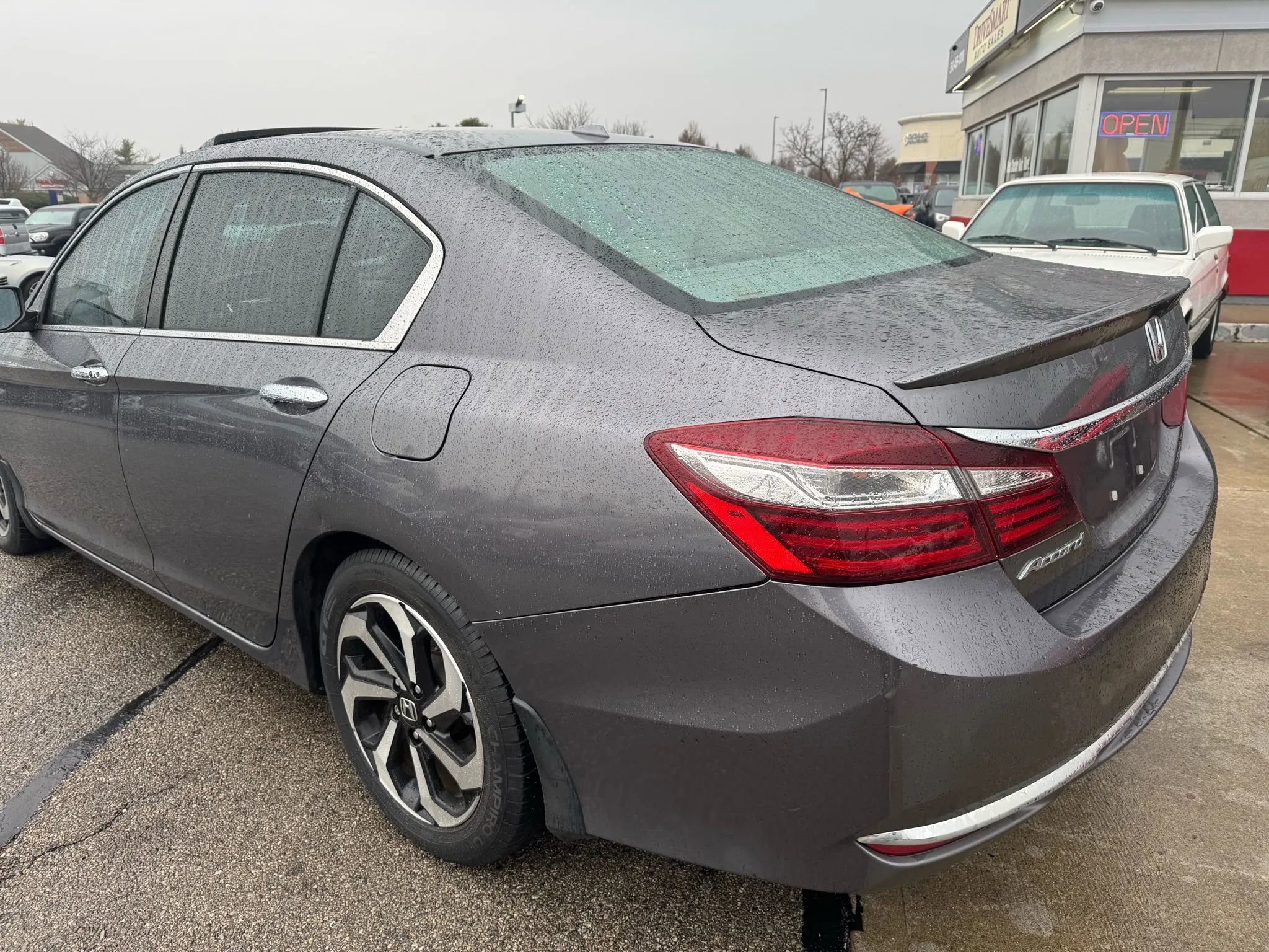 Used 2016 Honda Accord EX-L image 3
