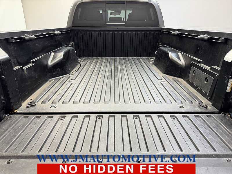 Used 2019 Toyota Tacoma SR5 image 11