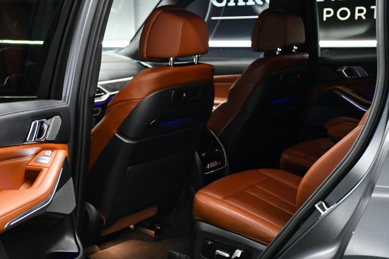 Used 2022 BMW X7 M50i w/ Executive Package image 40