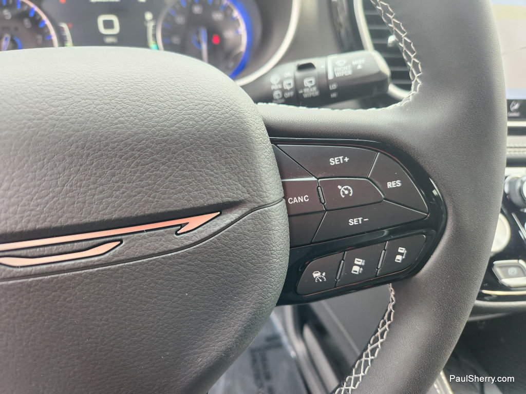 New 2027 Chrysler Pacifica Limited FWD image 29