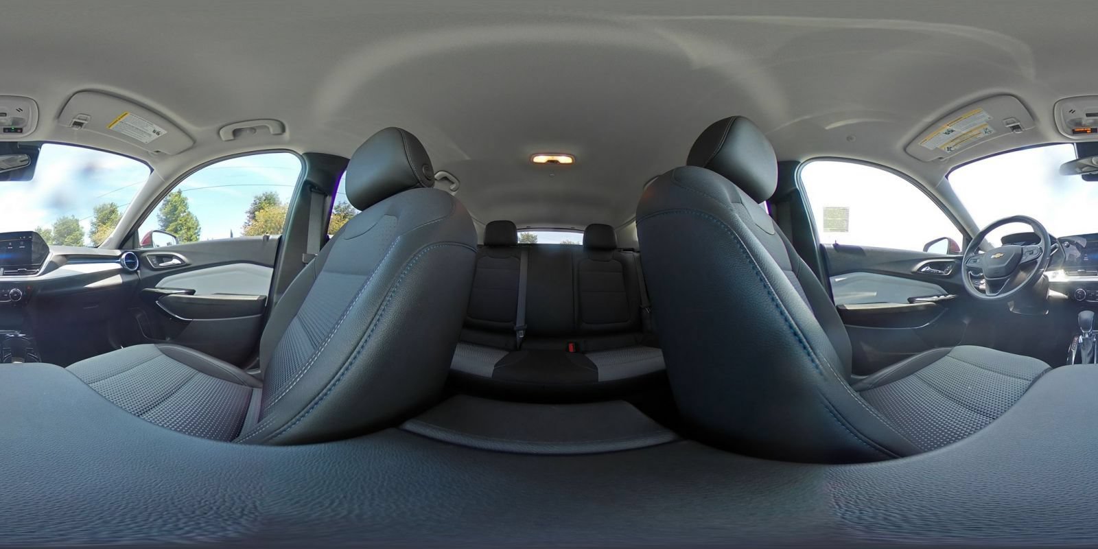 Used 2025 Chevrolet Trax LT FWD image 41