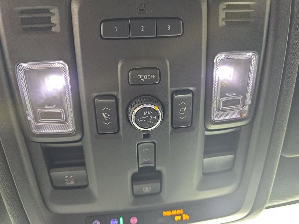 Used 2023 Chevrolet Tahoe Z71 w/ Luxury Package image 27