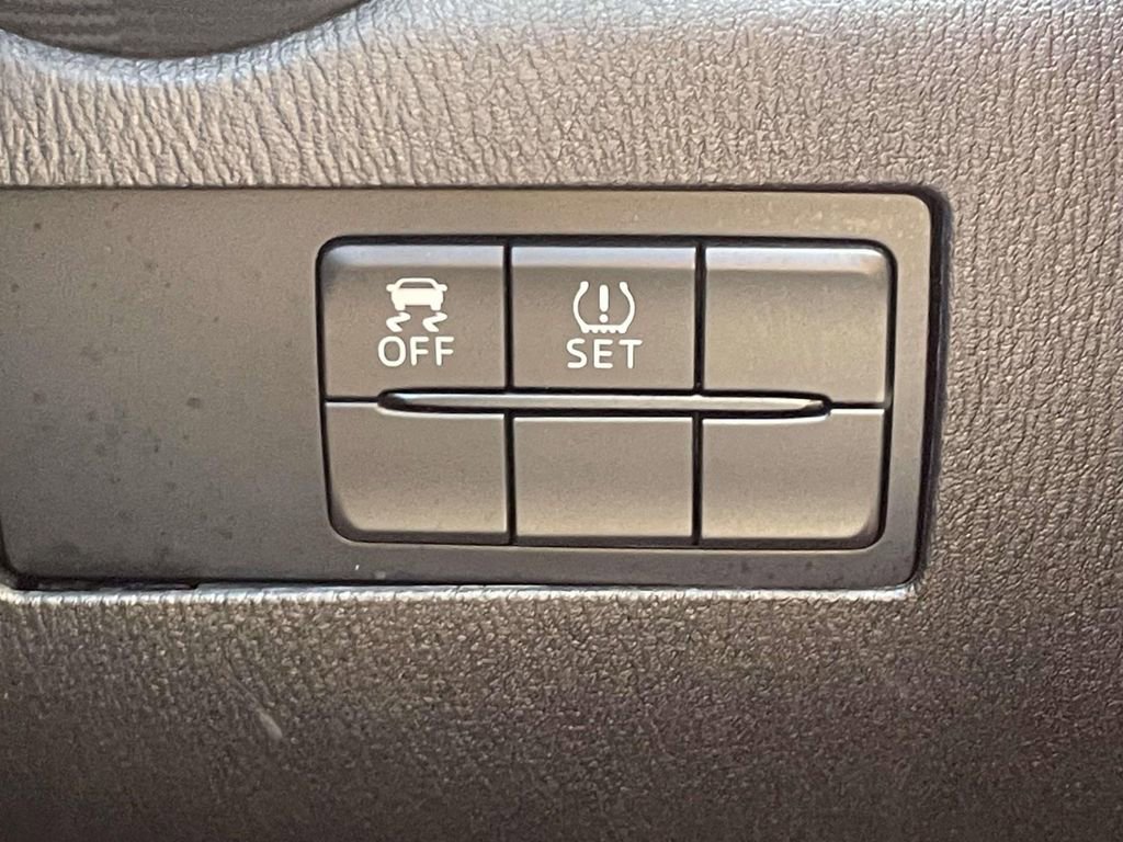 Used 2017 Toyota Yaris iA FWD image 18