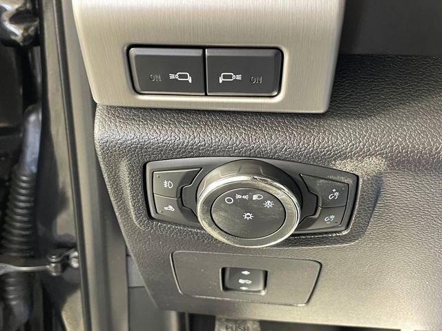 Used 2015 Ford F150 Platinum w/ Equipment Group 701A Luxury AWD/4WD image 16