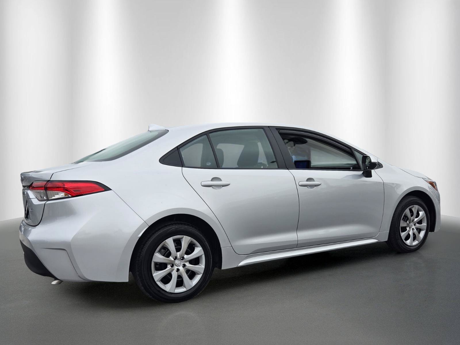 Used 2024 Toyota Corolla LE FWD image 7