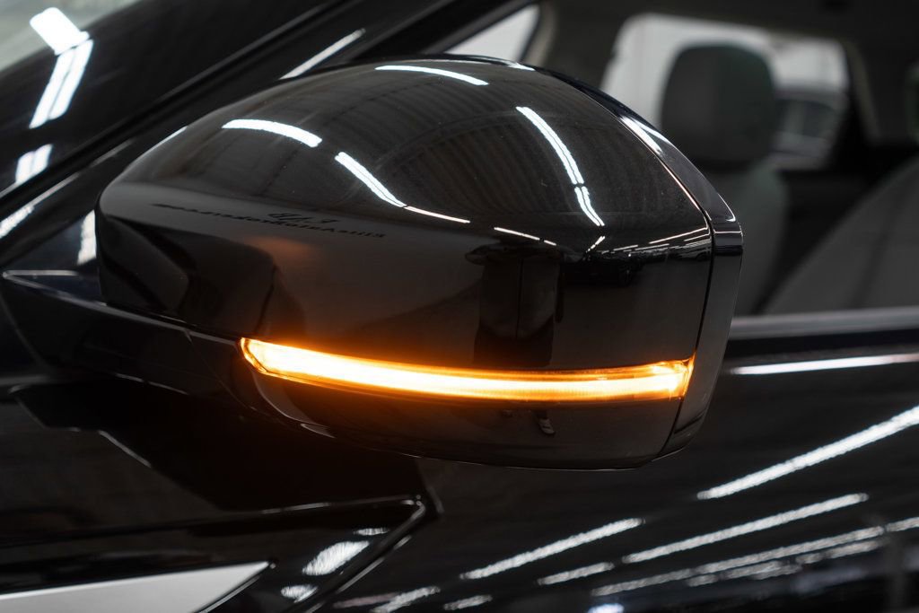 Used 2023 Land Rover Range Rover Evoque S image 48