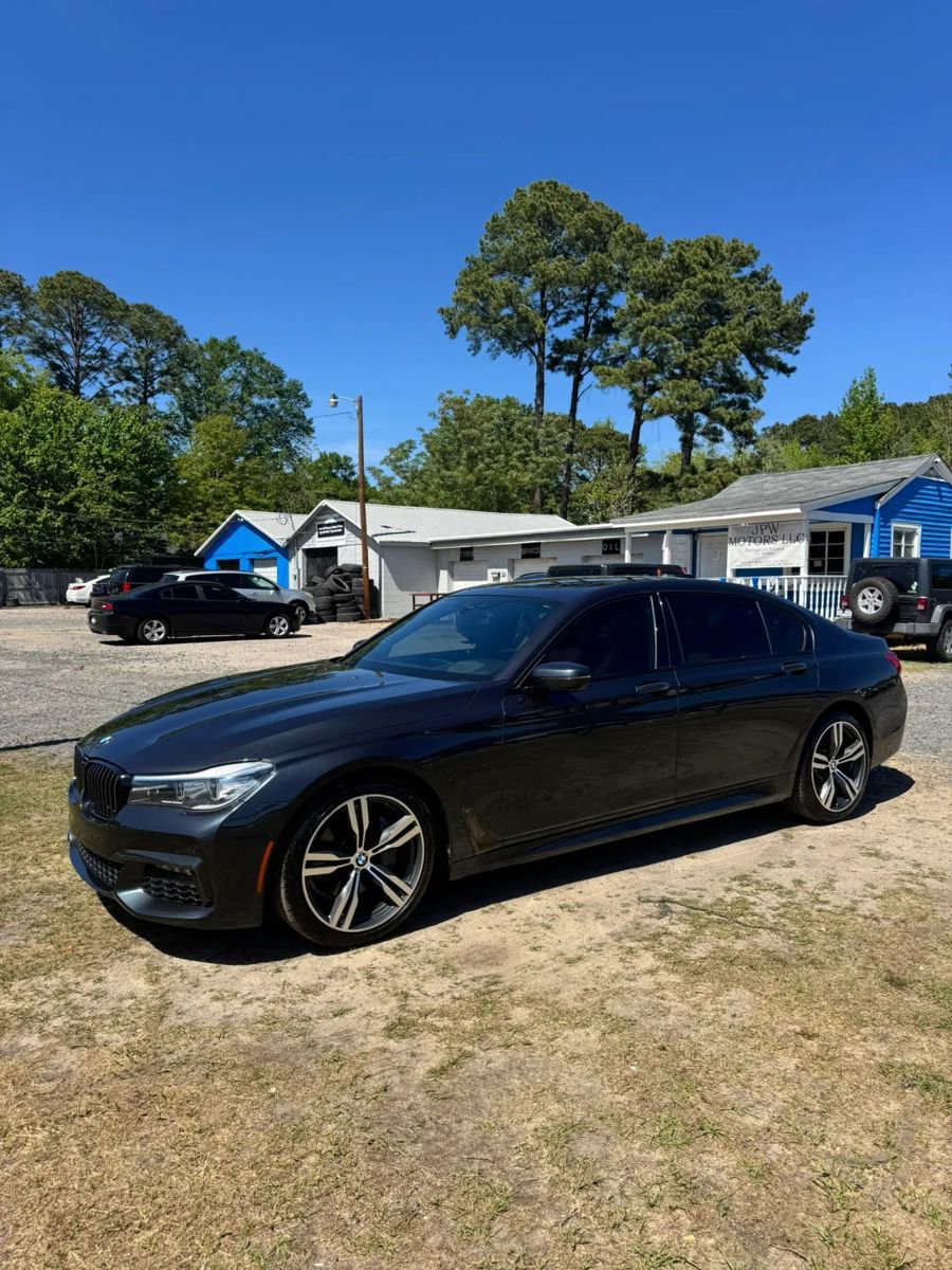Used 2019 BMW 740i w/ Executive Package image 5