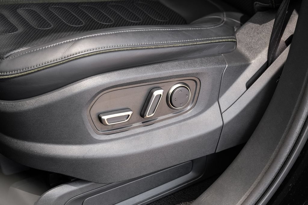 Used 2023 Rivian R1T Adventure AWD/4WD image 32