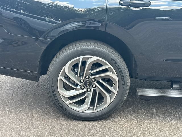 New 2026 Lincoln Navigator Reserve AWD/4WD image 18