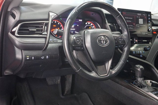 Used 2022 Toyota Camry XSE image 4