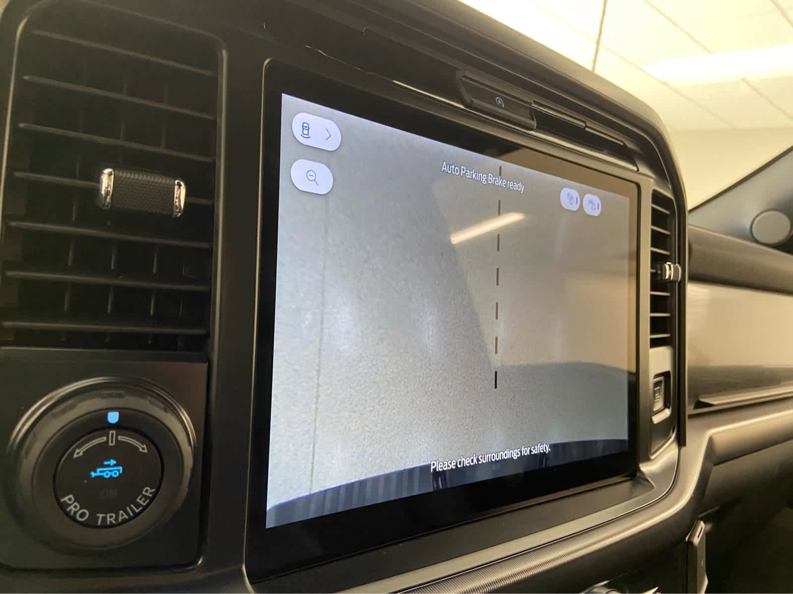 Used 2026 Ford F150 Lariat RWD image 32