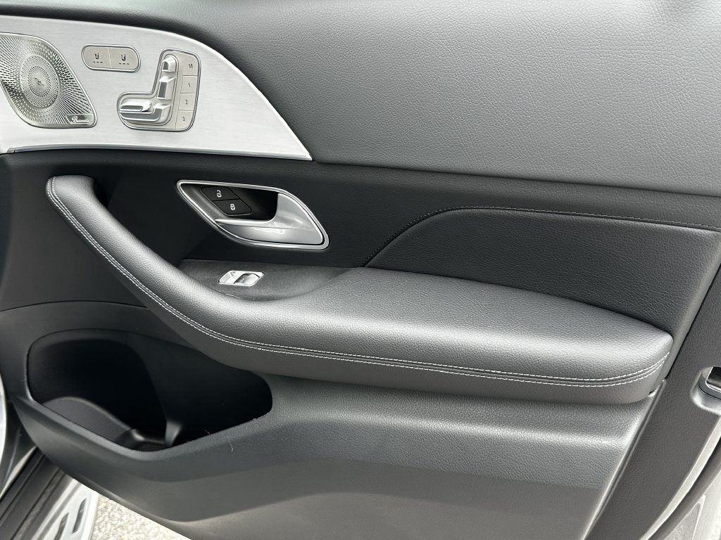 New 2026 Mercedes-Benz GLS 450 4MATIC image 16