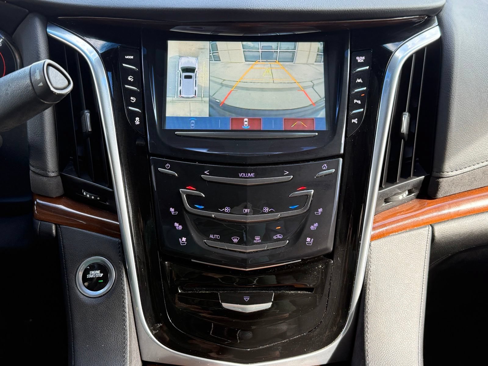 Used 2019 Cadillac Escalade Luxury AWD/4WD image 30