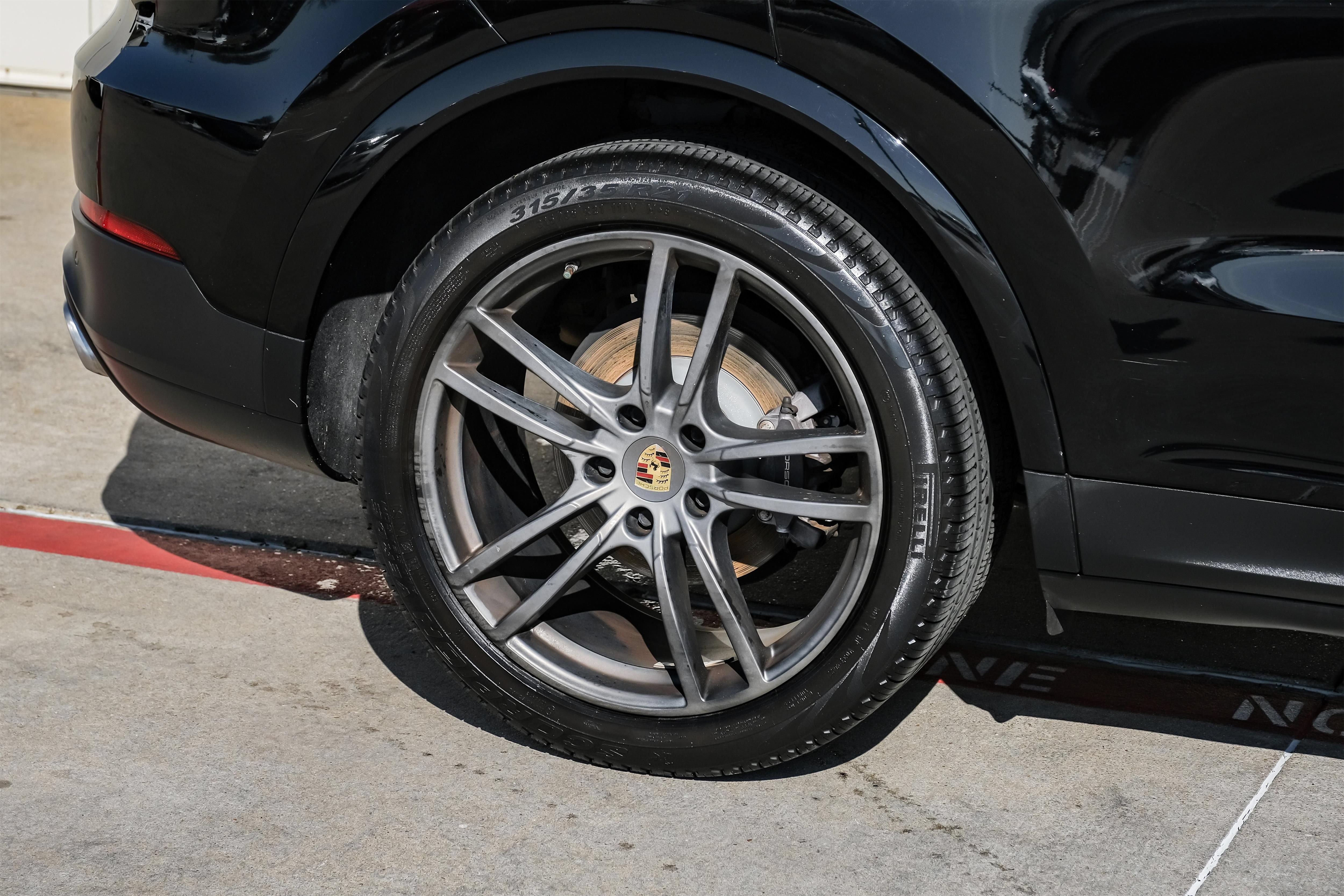 Used 2019 Porsche Cayenne AWD/4WD image 56