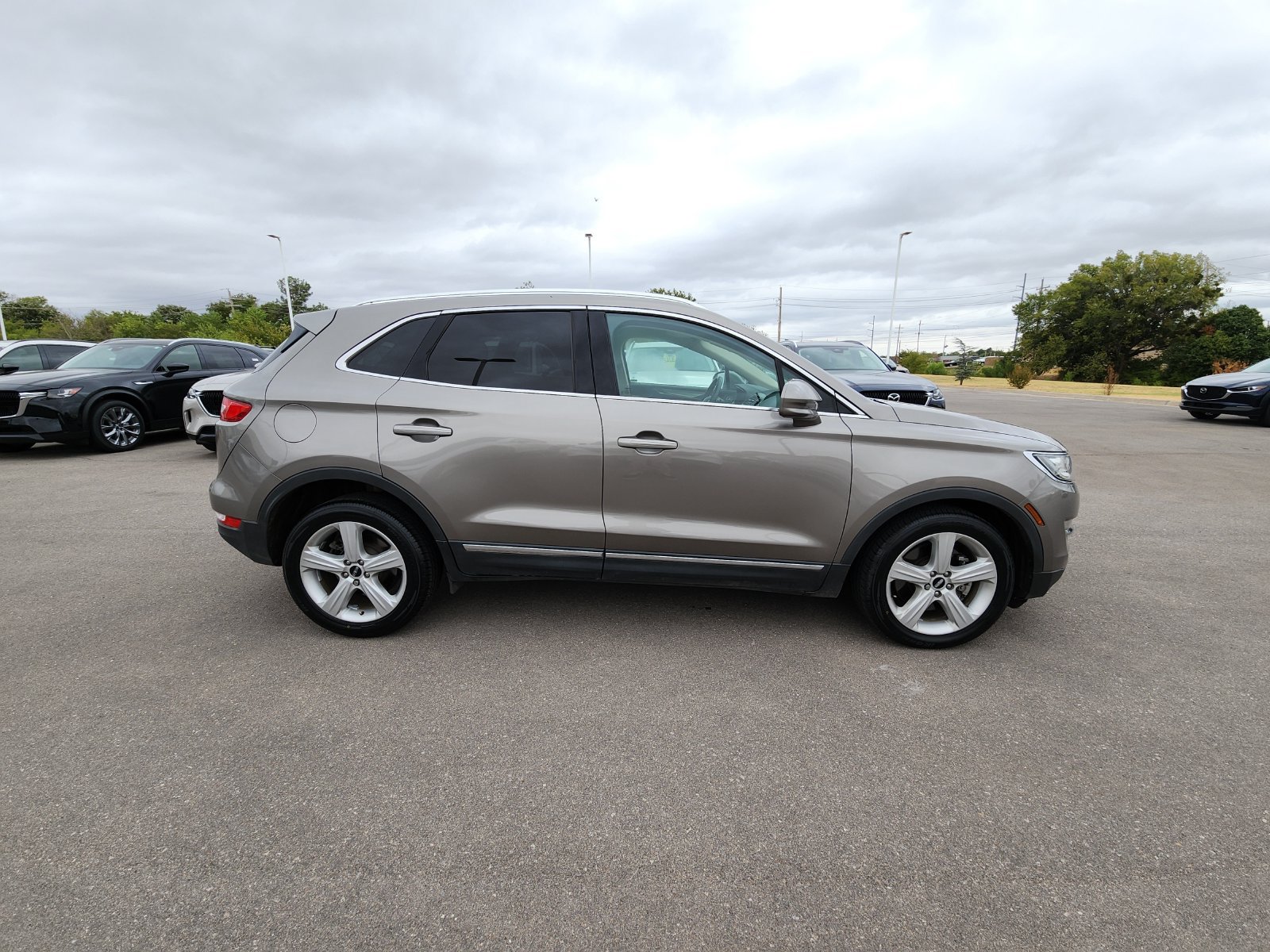 Used 2017 Lincoln MKC Premiere FWD image 7