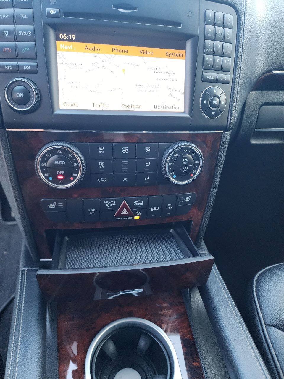 Used 2010 Mercedes-Benz GL 450 4MATIC image 36